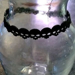 Skull choker